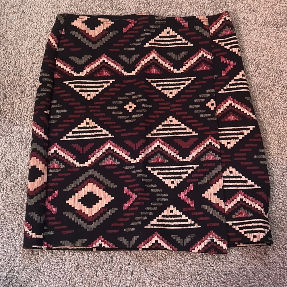 Hollister patterned skirt XS NWT